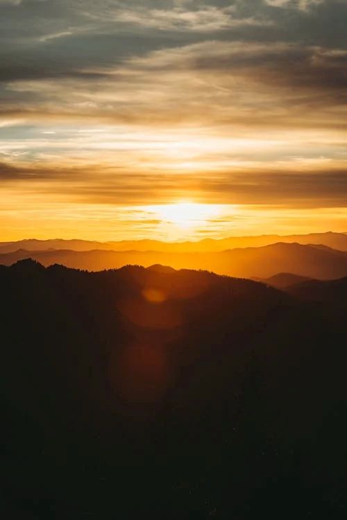 ảnh nền hoàng hôn trên núi