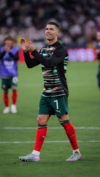 bộ sưu tập hình nền cr7 ghi bàn ăn mừng