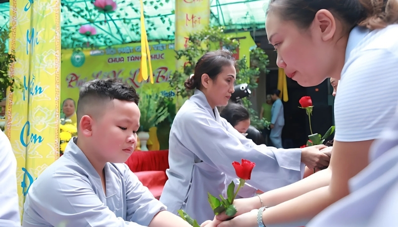 Wallpaper Vu Lan báo hiếu đạo làm con