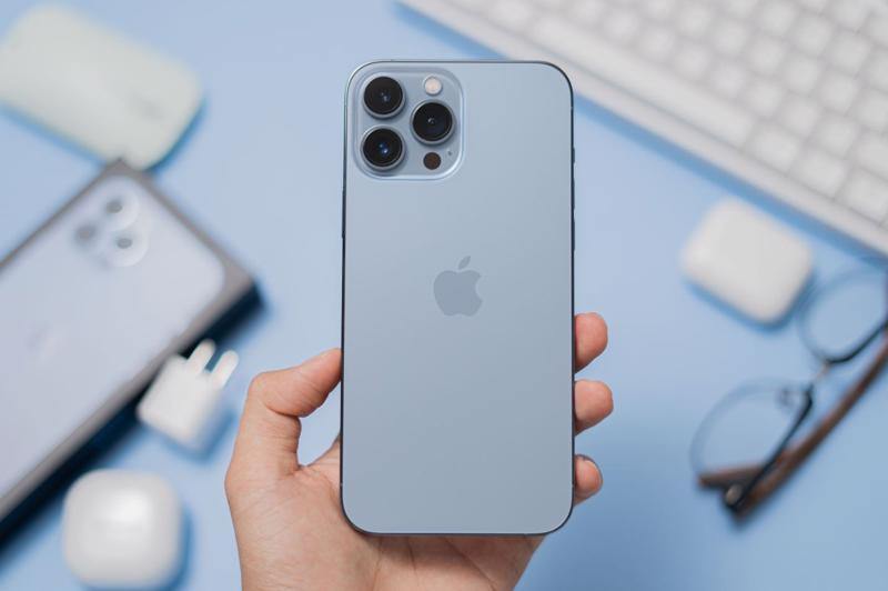 iPhone-13-gap-loi-man-hinh-hong