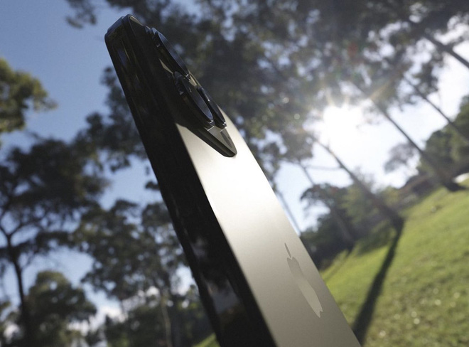 iPhone-14-Pro-Max-lo-hinh-anh-thuc-te