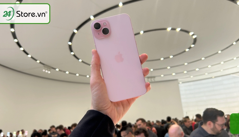 Lý do chọn mua iPhone 15 Plus qua kích thước