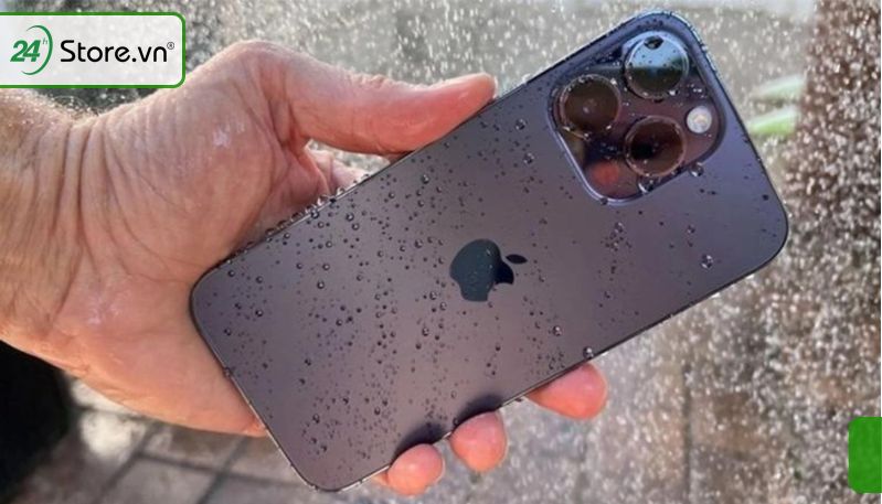 Khả năng kháng nước iPh15 Pro Max có những giới hạn gì?