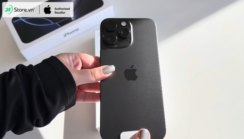 iPhone màu đen