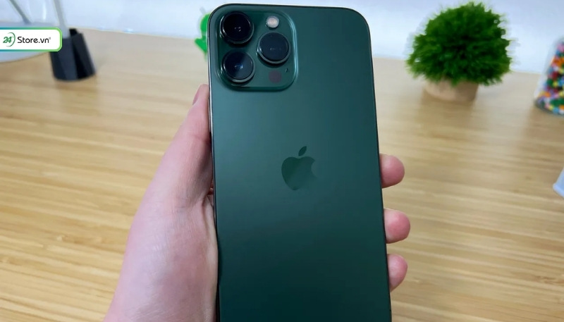 iPhone 13 Pro - iPhone 13 Pro Max màu xanh lá ấn tượng