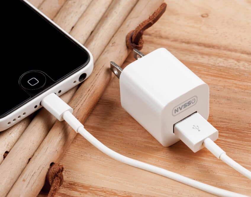 Kiểm tra bộ sạc có thể là nguyên nhân iPhone sac không lên pin