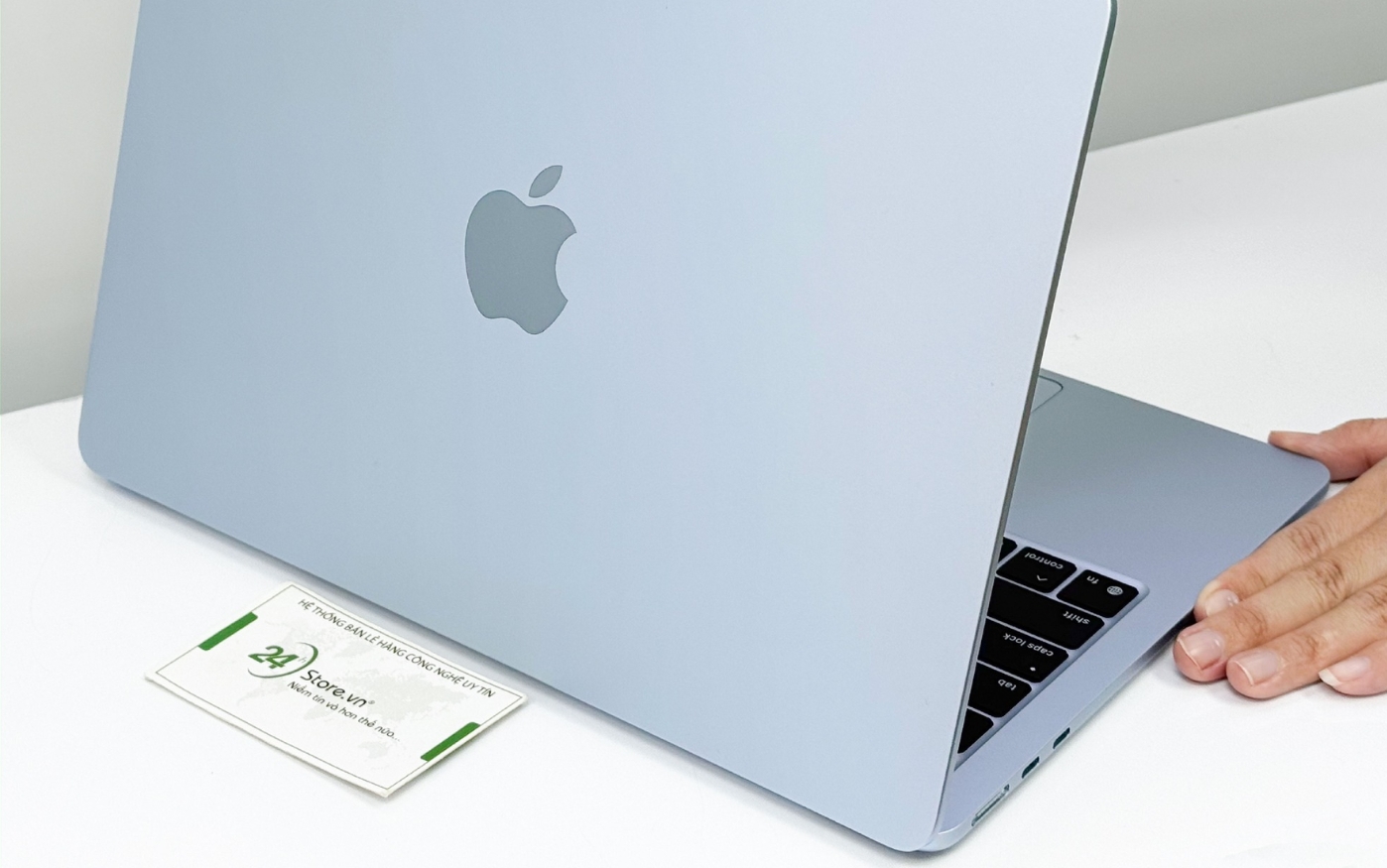 macbook air giá rẻ tại 24hstore