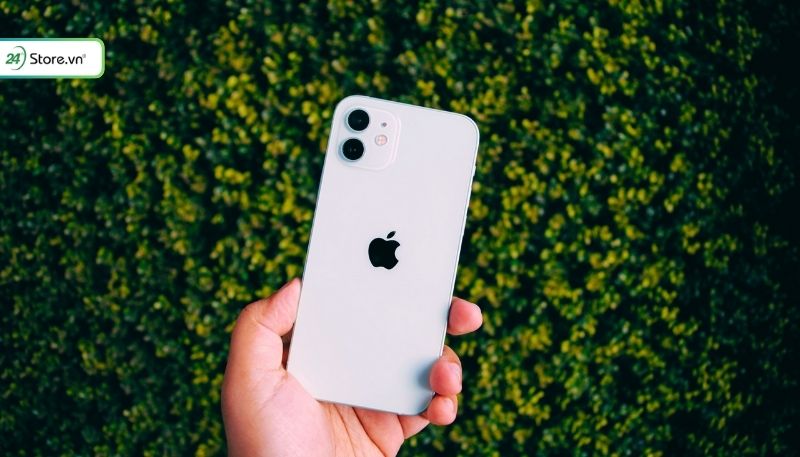 IPhone 12 là chiếc iPhone flagship giá tầm trung