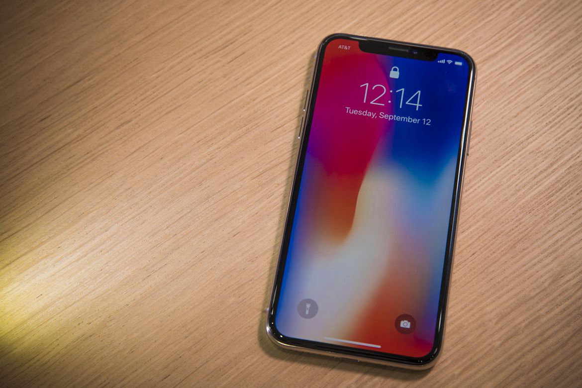 nhung diem khien iPhone 8 gia re 32GB thua thiet  khi so sanh voi iPhone X hinh anh 1