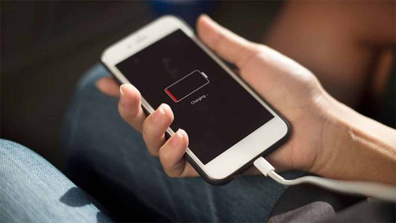 sạc pin iphone đúng cách