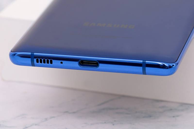 pin cua samsung galaxy s10 lite hang cong ty