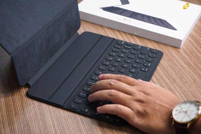 Smart Keyboard Folio iPad Pro 2020 thuận tiện cho hoạt động công việc
