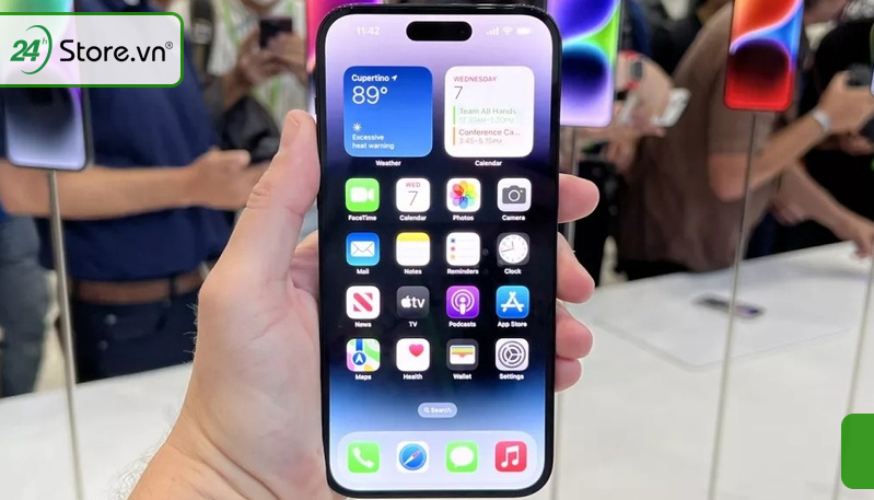 iPhone 15 và 13 Pro