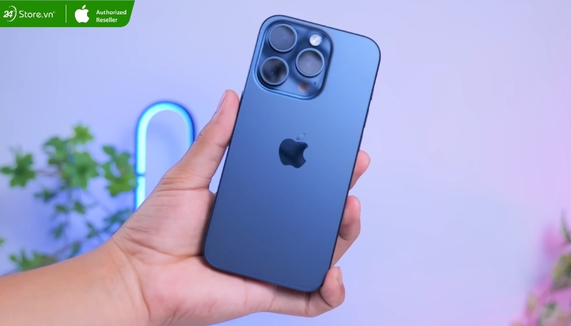iphone 15 pro titan xanh