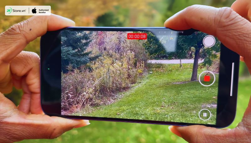 Đánh giá iPhone 16 Plus và OnePlus 12 về camera