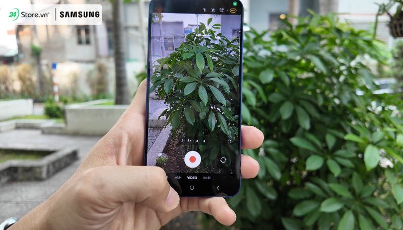 So sánh Galaxy S25 Plus và Galaxy S25 về camera