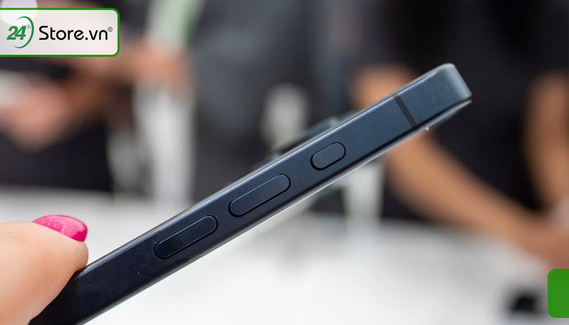 titan iPhone 15